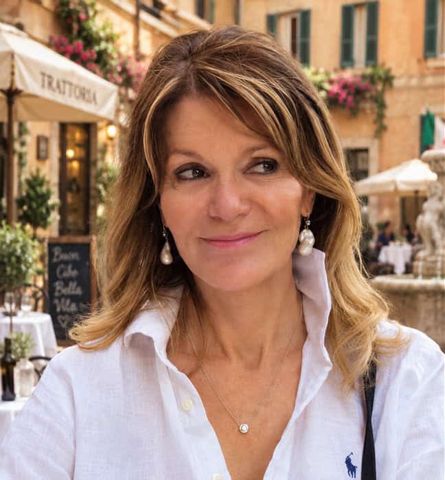 Writer of suspense fiction, Jennifer Bacia